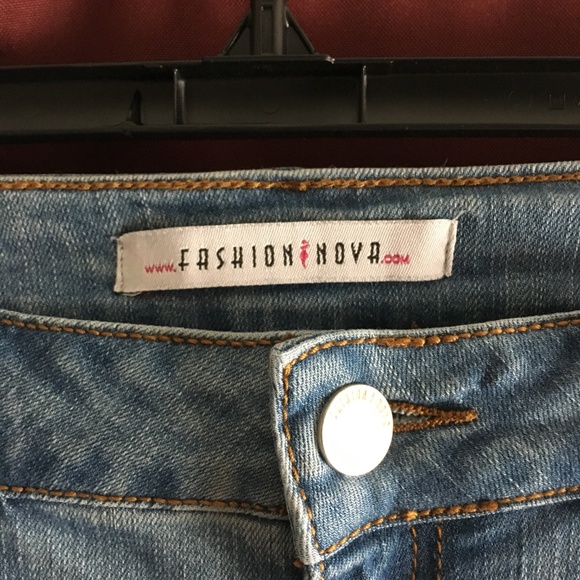 Fashion Nova Size 9 - Ripped Skinny Jeans - Picture 2 of 4